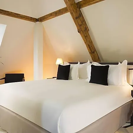 Boutique Des Xv Hotel 4*
